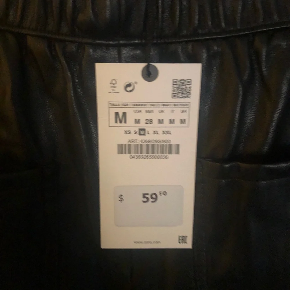 Zara faux leather pants - Picture 4 of 8